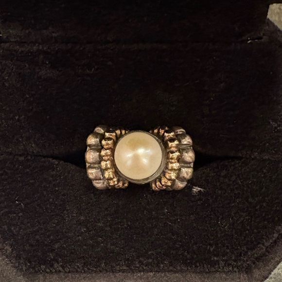 LAGOS Jewelry - LAGOS Caviar Ring size 6. Elegant 18 k Gold and Silver Ring with Pearl